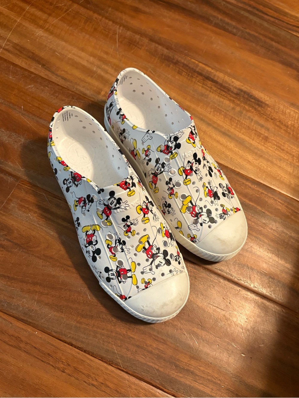 Native Shoes Disney Mickey Mouse Jefferson Slip-Ons Youth Size J1